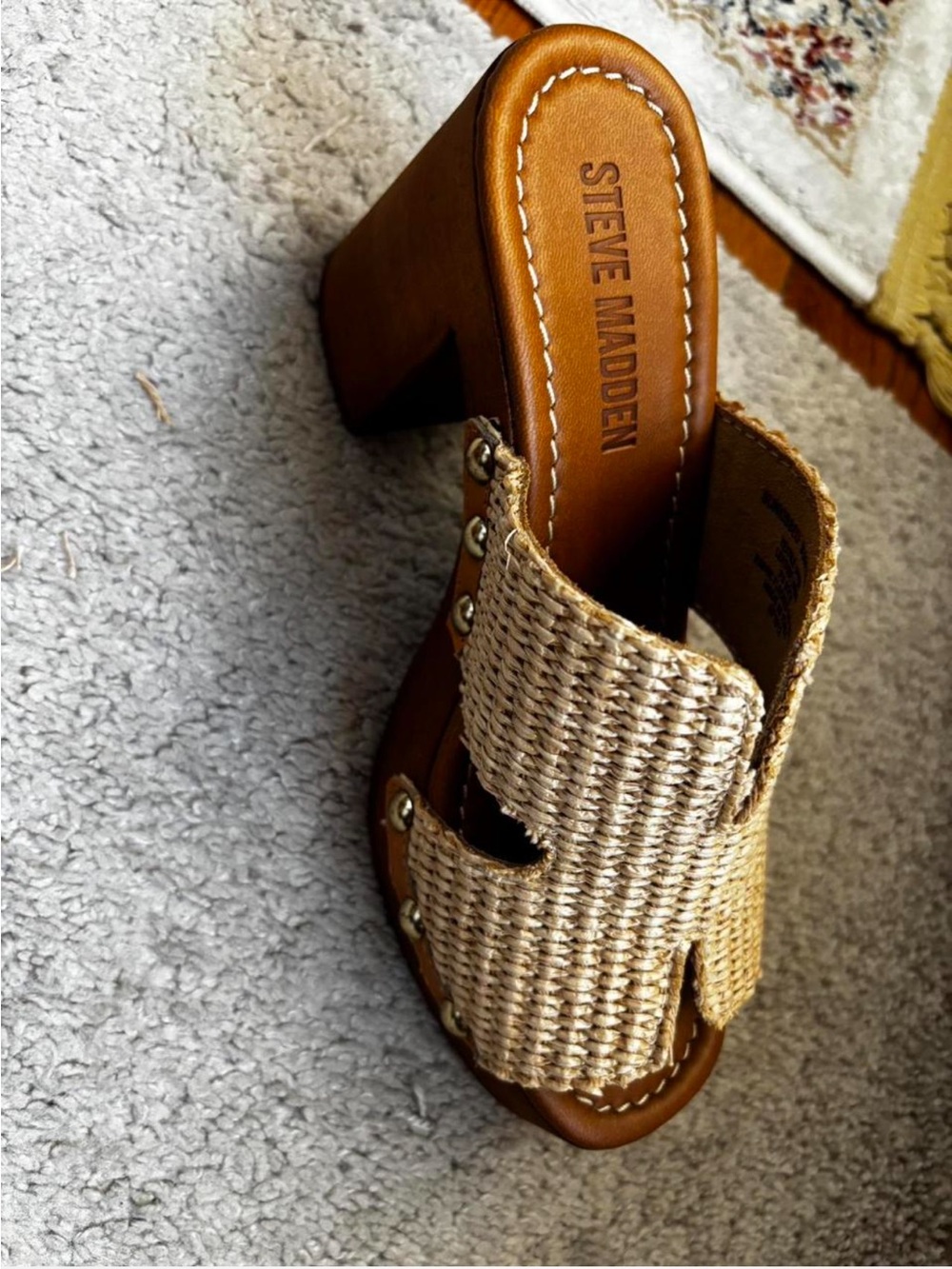 New Steve Madden Tan Woven Studded Platform Mule - Picture 5 of 10